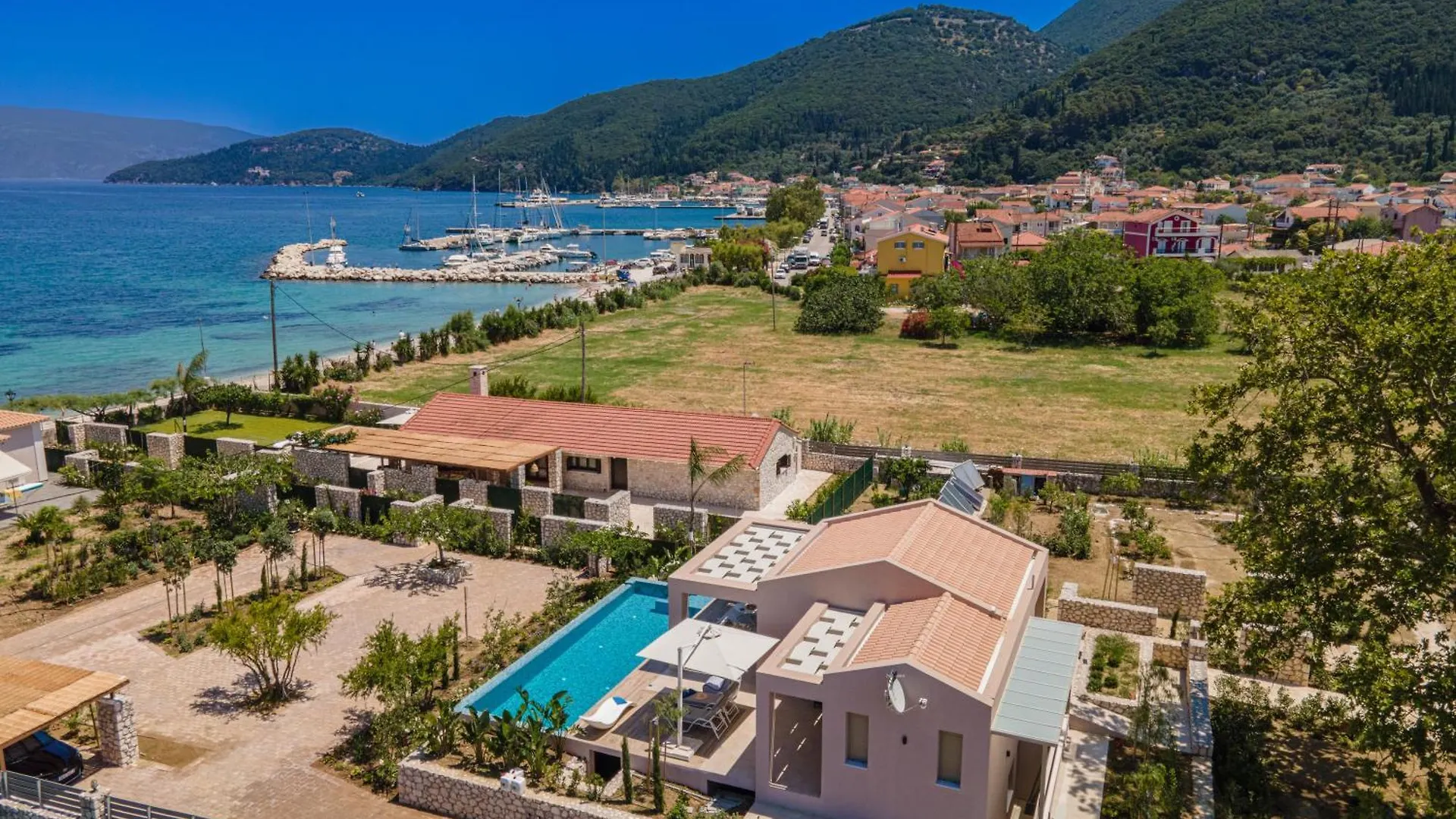 Michaela Villa Sami  Grecia
